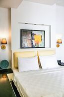 Tropical Deluxe Hotel