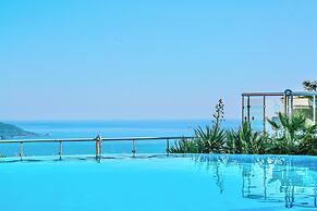 Tropical Deluxe Hotel