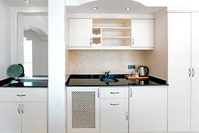 Tropical Deluxe Hotel