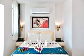 Tropical Deluxe Hotel