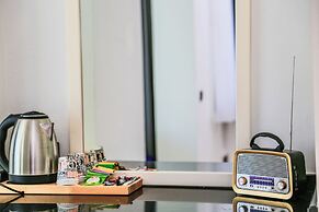 Tropical Deluxe Hotel