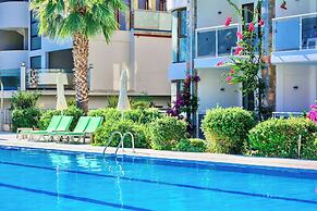 Tropical Deluxe Hotel