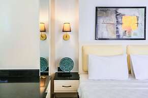 Tropical Deluxe Hotel