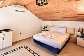 Tropical Deluxe Hotel