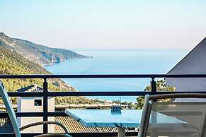 Tropical Deluxe Hotel