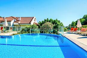 Tropical Deluxe Hotel