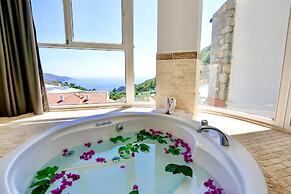 Tropical Deluxe Hotel