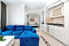 Tropical Deluxe Hotel