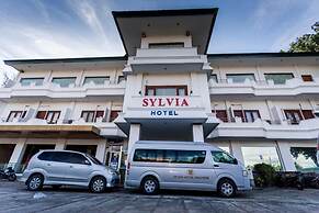 Sylvia Hotel Maumere