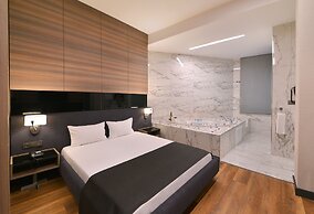 Nish İstanbul Suites