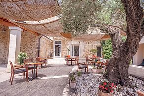 Chateau De Massillan