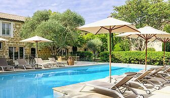 Chateau De Massillan