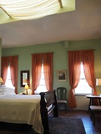 Incentra Village Hotel