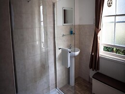 Queen Anne's Guest House