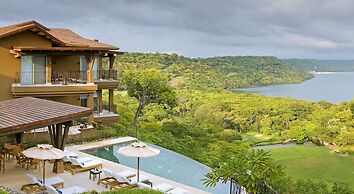 Papagayo Luxury