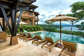 Papagayo Luxury