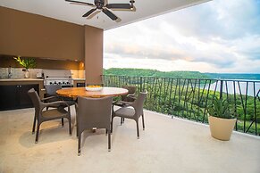 Papagayo Luxury