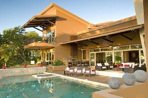 Papagayo Luxury