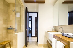 Papagayo Luxury