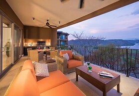 Papagayo Luxury