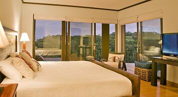 Papagayo Luxury