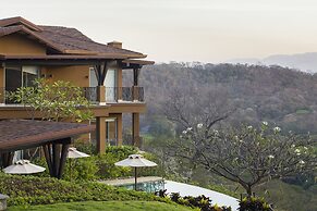 Papagayo Luxury