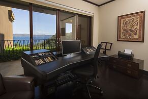 Papagayo Luxury