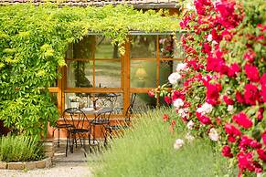 Tenuta Torre Rossa Farm & Apartments