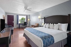 Travelodge by Wyndham Grand Falls