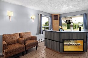 Travelodge by Wyndham Grand Falls