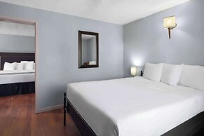 Travelodge by Wyndham Grand Falls