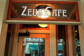 McMenamins Crystal Hotel