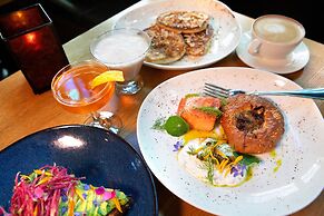 McMenamins Crystal Hotel