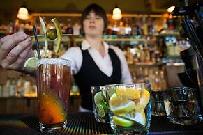 McMenamins Crystal Hotel