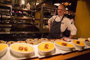 McMenamins Crystal Hotel