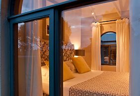 Country House at Kay & Monty