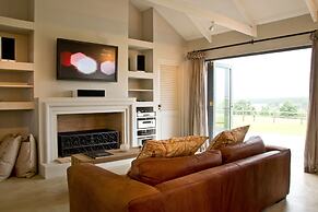 Country House at Kay & Monty