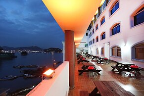 Bay Condo Hotel Tongyeong