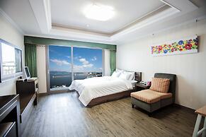Bay Condo Hotel Tongyeong