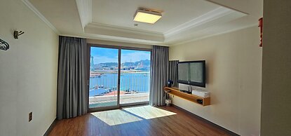 Bay Condo Hotel Tongyeong