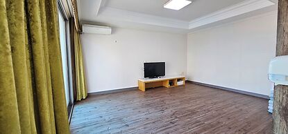 Bay Condo Hotel Tongyeong