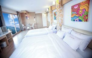 Bay Condo Hotel Tongyeong