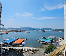 Bay Condo Hotel Tongyeong