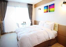 Bay Condo Hotel Tongyeong