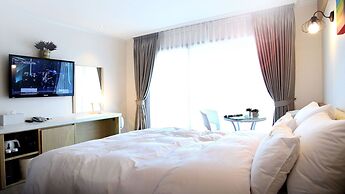 Bay Condo Hotel Tongyeong