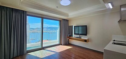 Bay Condo Hotel Tongyeong