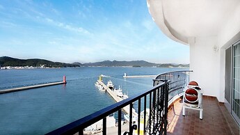 Bay Condo Hotel Tongyeong