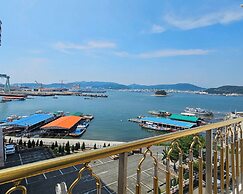 Bay Condo Hotel Tongyeong