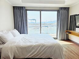 Bay Condo Hotel Tongyeong
