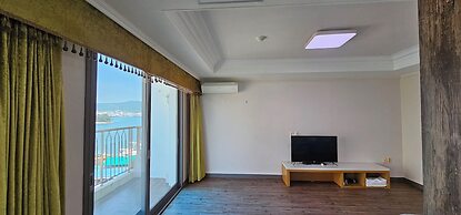 Bay Condo Hotel Tongyeong